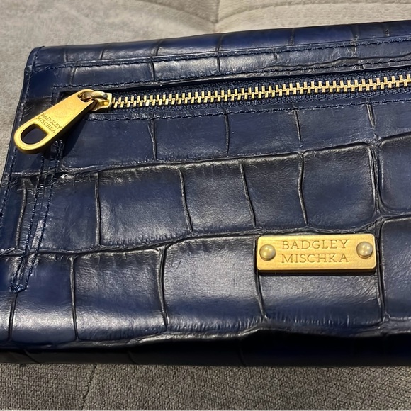 Badgley Mischka Navy Crocodile Leather Wallet ~ New without tags - Picture 2 of 10